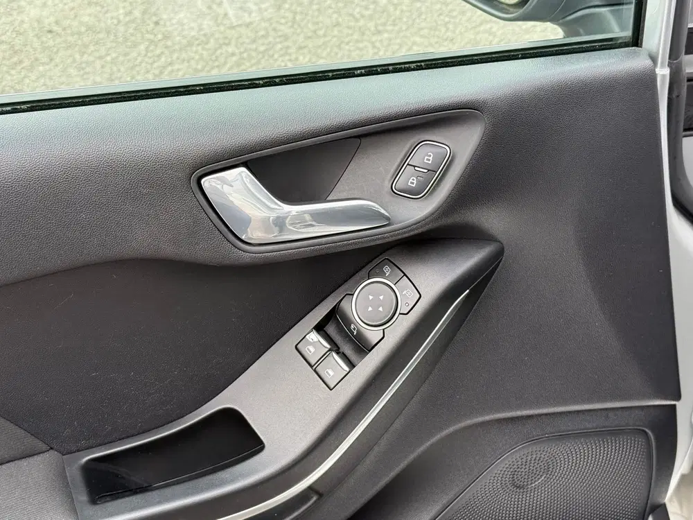 Ford Fiesta 1.0 EcoBoost Titanium Sportvelgen uit 2019, foto 6