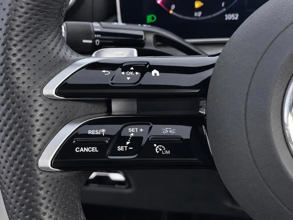 Mercedes-Benz C-Klasse 300 e AMG Line uit 2024, foto 11