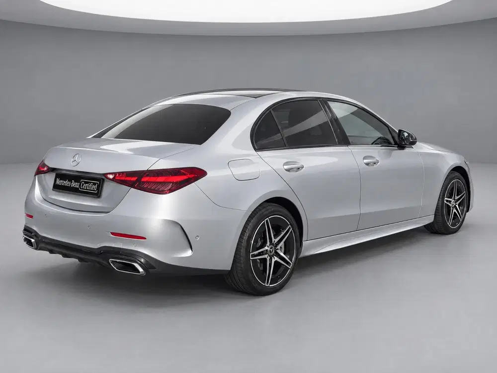 Mercedes-Benz C-Klasse 300 e AMG Line uit 2024, foto 2