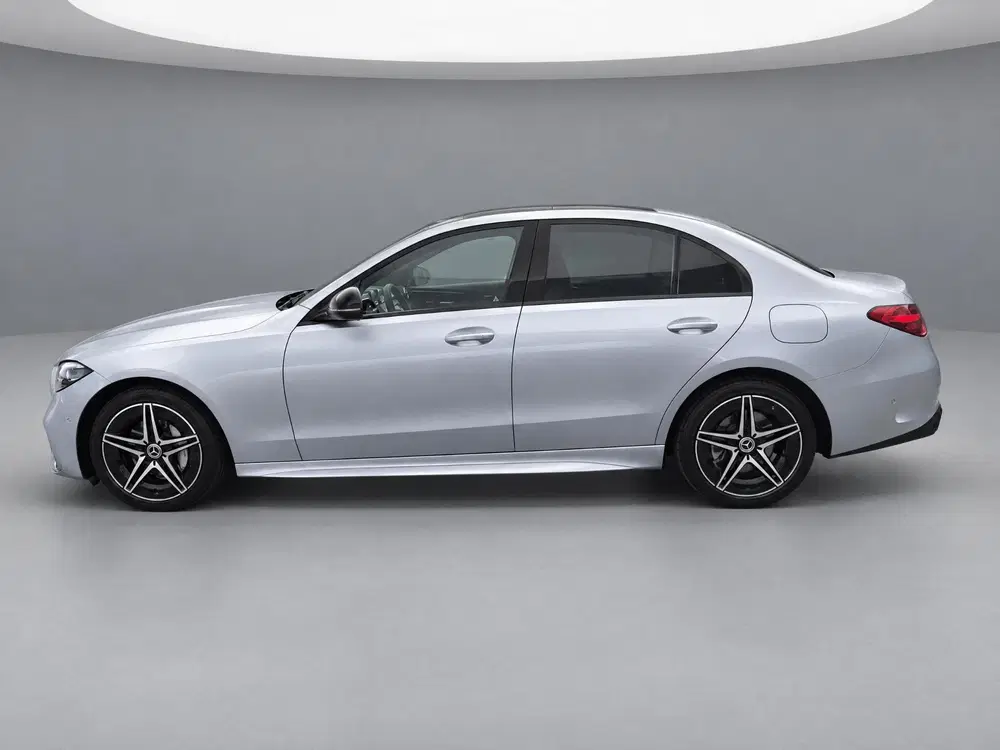Mercedes-Benz C-Klasse 300 e AMG Line uit 2024, foto 3