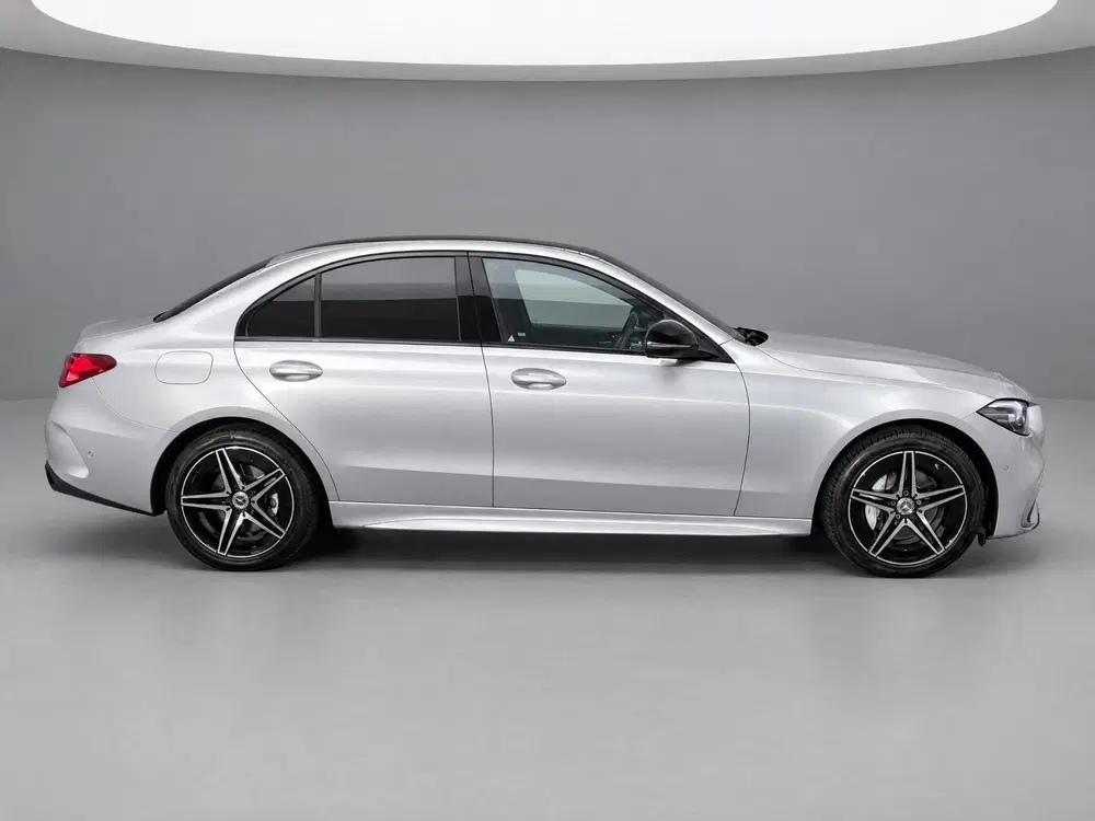 Mercedes-Benz C-Klasse 300 e AMG Line uit 2024, foto 4