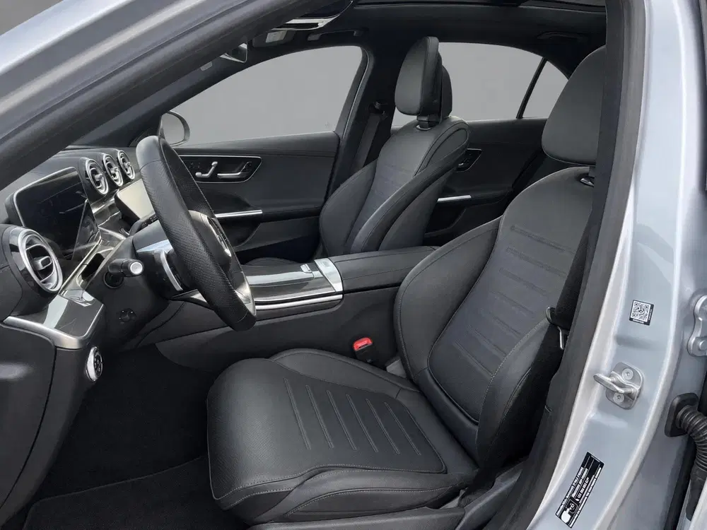 Mercedes-Benz C-Klasse 300 e AMG Line uit 2024, foto 7