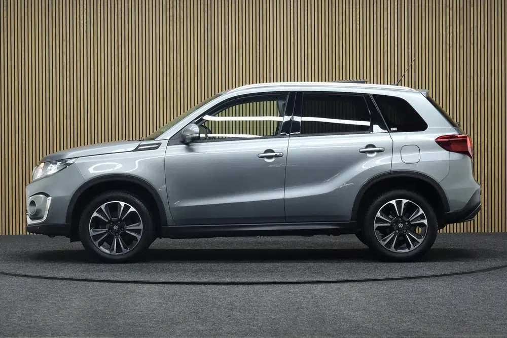 Suzuki Vitara 1.0 Boosterjet Stijl uit 2019, foto 2
