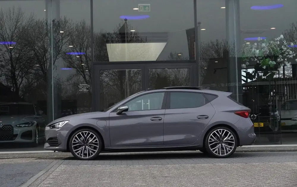 Cupra Leon 1.4 e-Hybrid VZ Black Edition uit 2023, foto 2