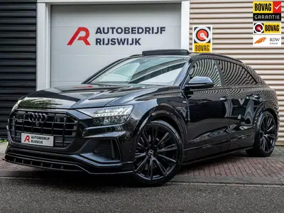 Audi Q8 55 TFSI e quattro S-Line Pano uit 2022