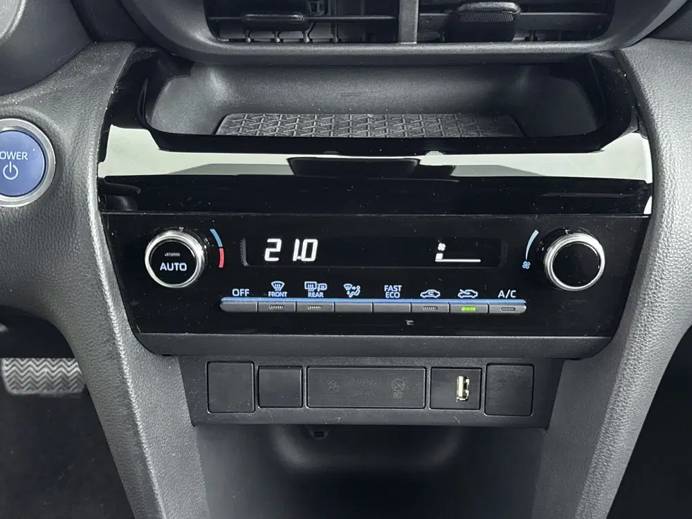 Toyota Yaris Cross 1.5 Hybrid First Edition (bj 2022) uit 2022, foto 9