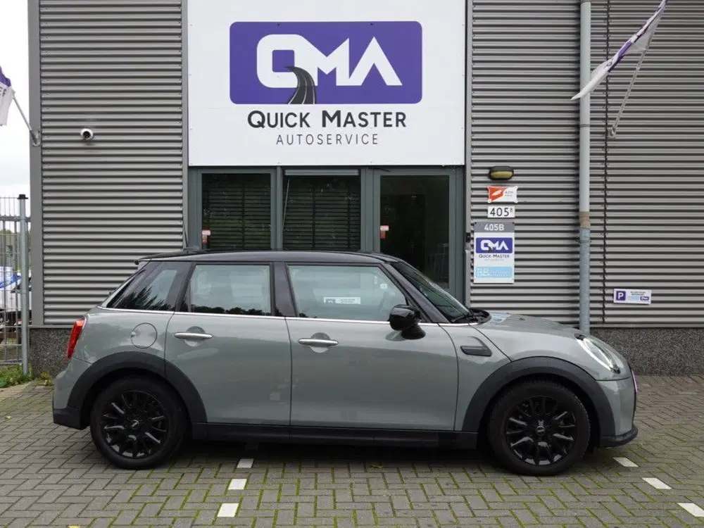 Mini Cooper 1.5 Cooper Classic uit 2021, foto 3