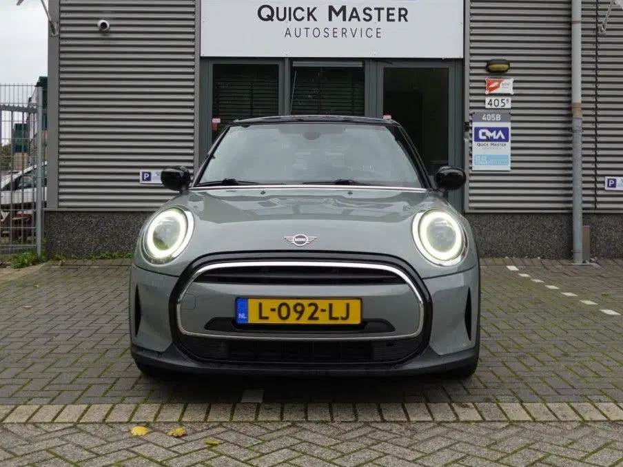 Mini Cooper 1.5 Cooper Classic uit 2021, foto 4