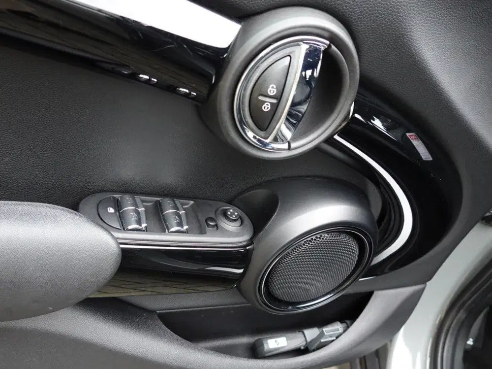 Mini Cooper 1.5 Cooper Classic uit 2021, foto 9