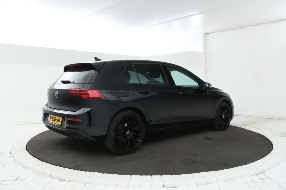 Volkswagen Golf 1.5 eTSI R-Line Memory Seat uit 2020, foto 2