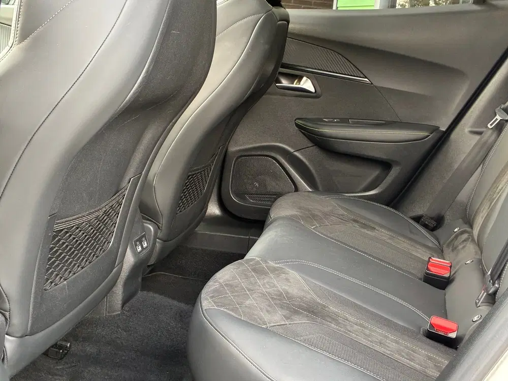 Peugeot 2008 1.2 PureTech GT uit 2021, foto 15