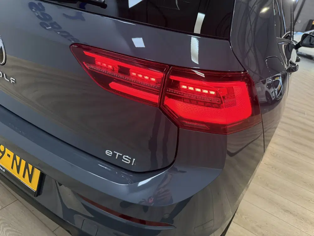 Volkswagen Golf 1.5 eTSI R-Line Business+ Panorama uit 2022, foto 10