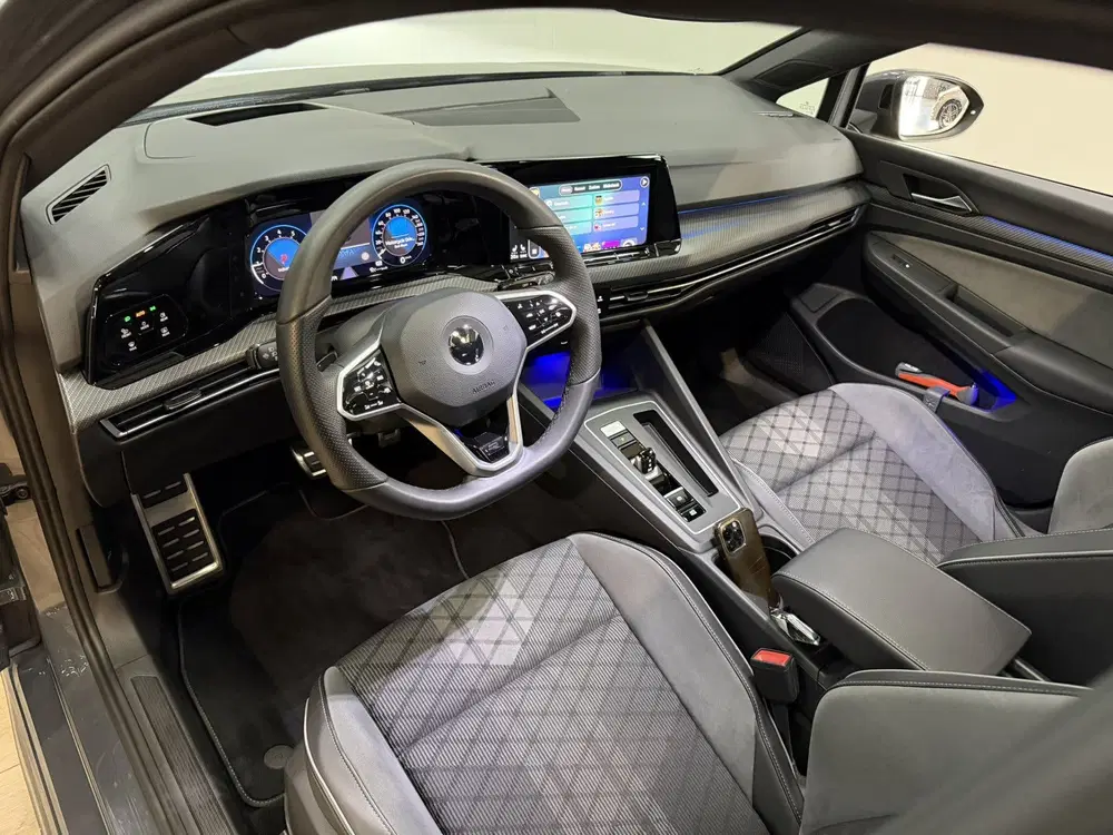 Volkswagen Golf 1.5 eTSI R-Line Business+ Panorama uit 2022, foto 14