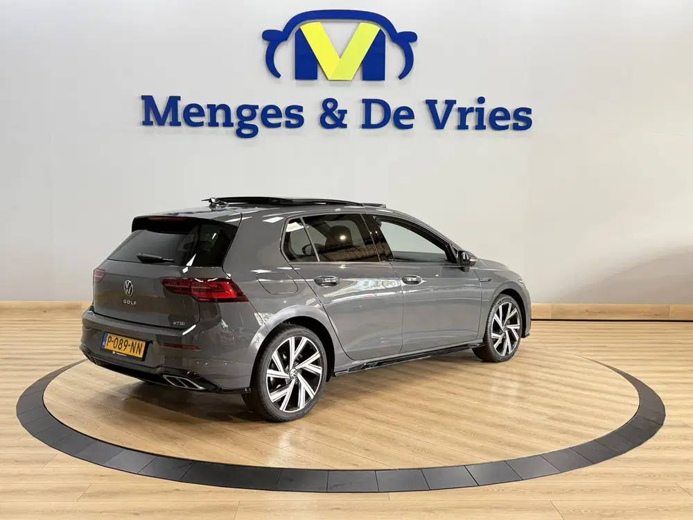 Volkswagen Golf 1.5 eTSI R-Line Business+ Panorama uit 2022, foto 3