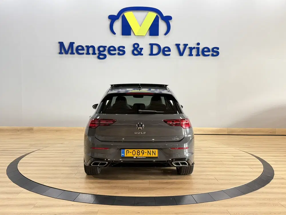 Volkswagen Golf 1.5 eTSI R-Line Business+ Panorama uit 2022, foto 4