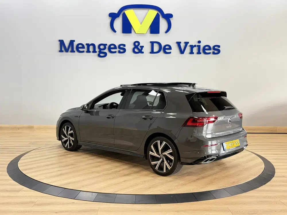Volkswagen Golf 1.5 eTSI R-Line Business+ Panorama uit 2022, foto 5