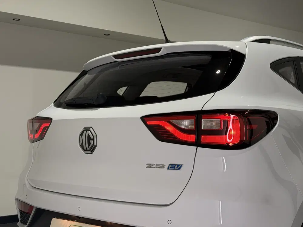 MG ZS EV Luxury 45 kWh uit 2020, foto 10