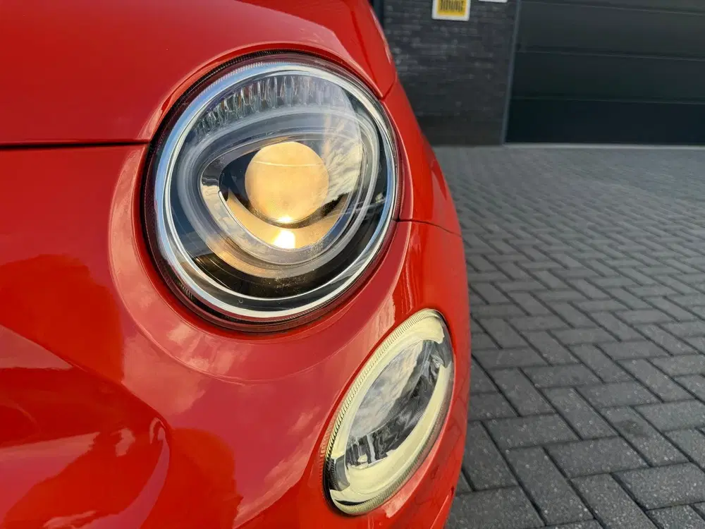 Fiat 500 1.0 Hybrid uit 2023, foto 12