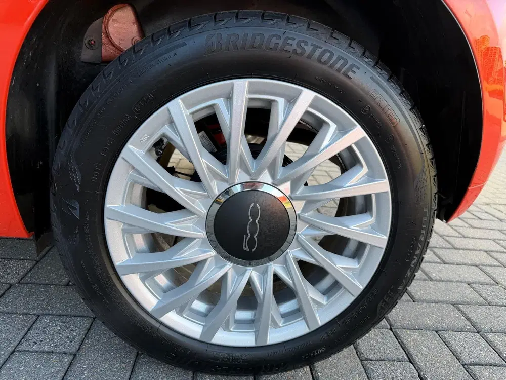 Fiat 500 1.0 Hybrid uit 2023, foto 13