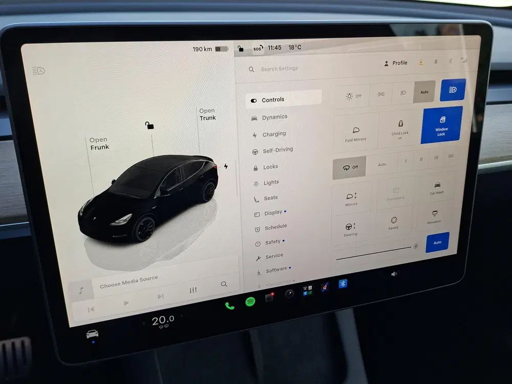Tesla Model Y Performance AWD 75kWh uit 2022, foto 11