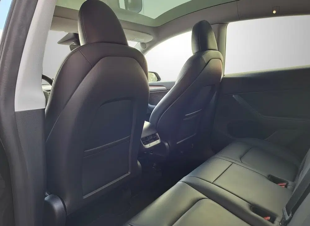 Tesla Model Y Performance AWD 75kWh uit 2022, foto 14