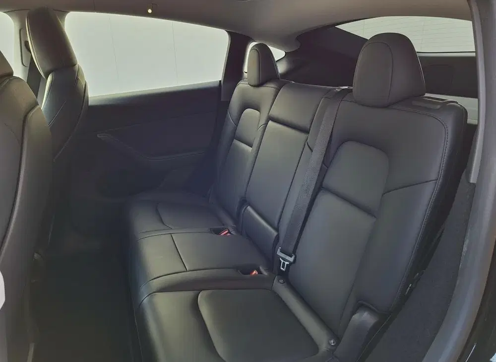 Tesla Model Y Performance AWD 75kWh uit 2022, foto 15