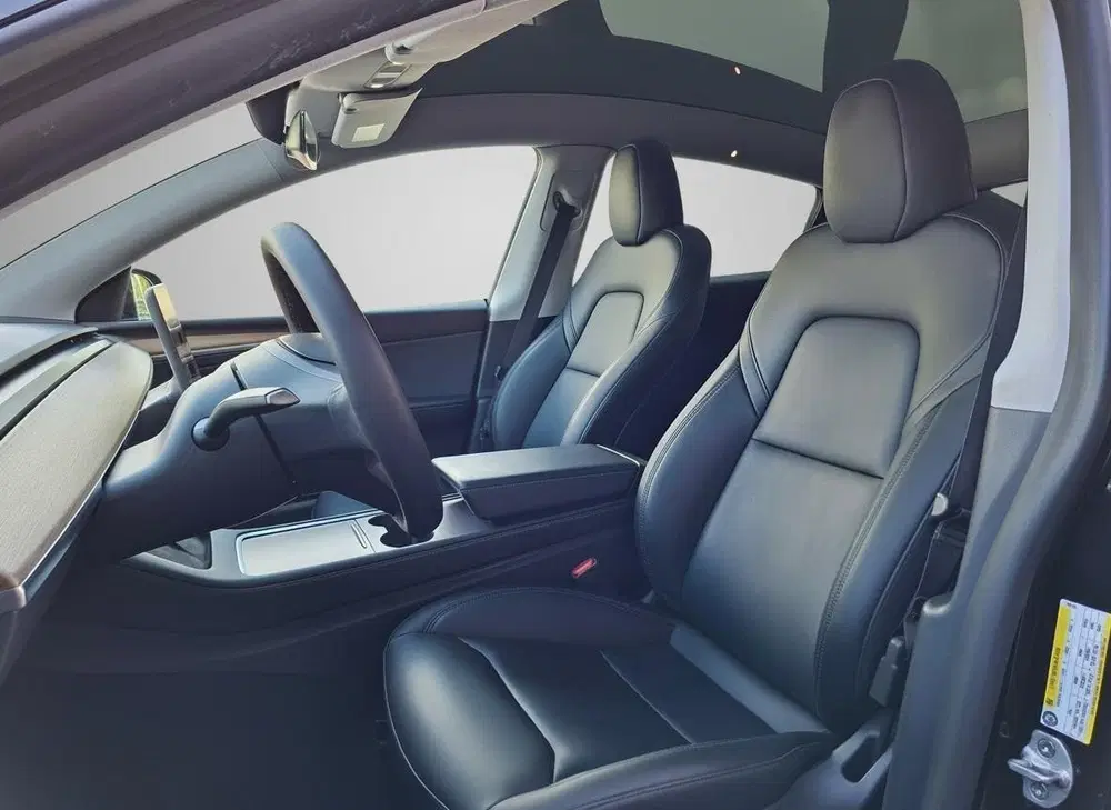 Tesla Model Y Performance AWD 75kWh uit 2022, foto 6