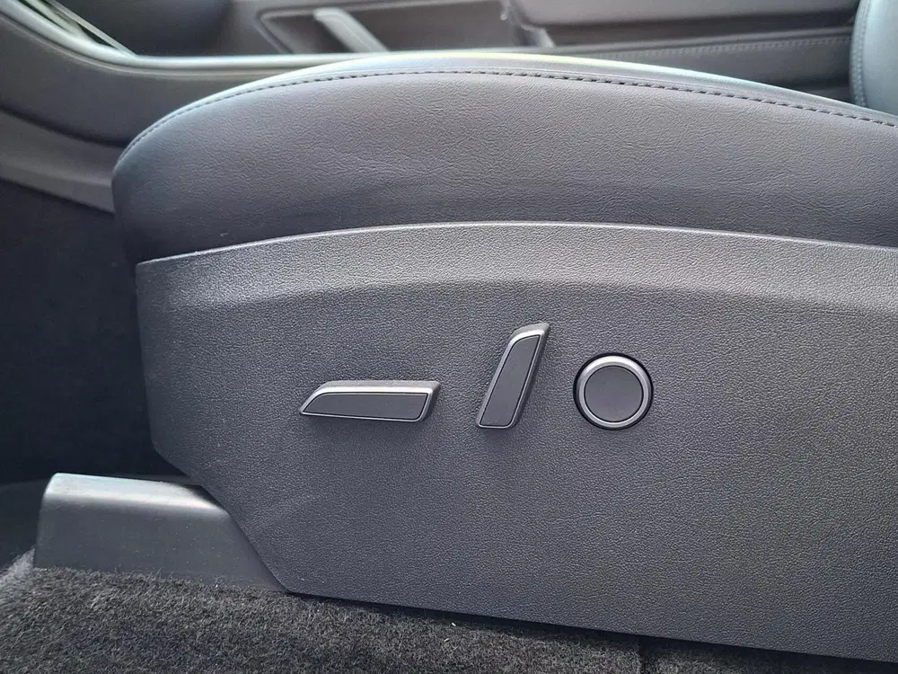 Tesla Model Y Performance AWD 75kWh uit 2022, foto 7
