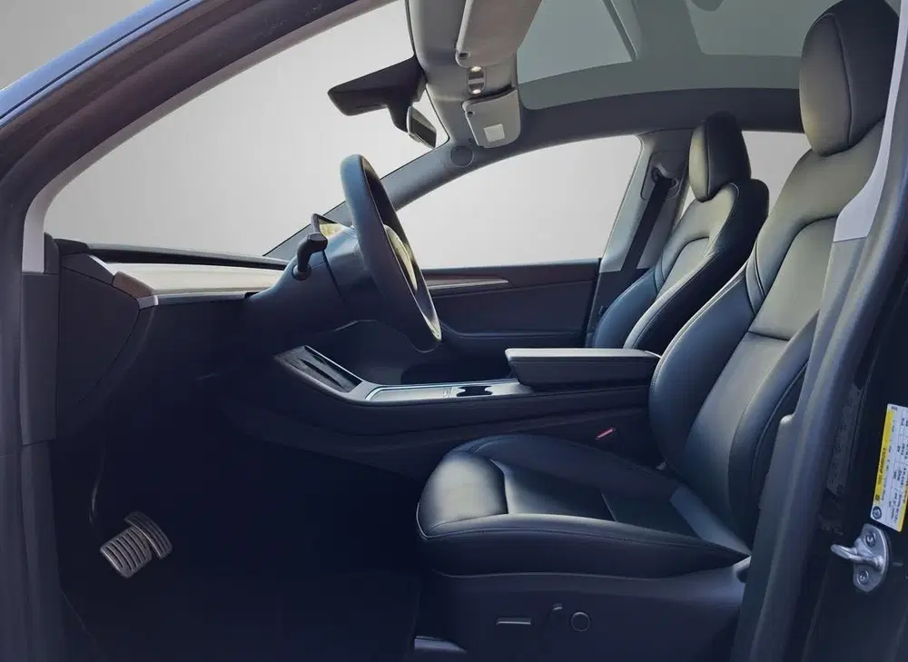Tesla Model Y Performance AWD 75kWh uit 2022, foto 8