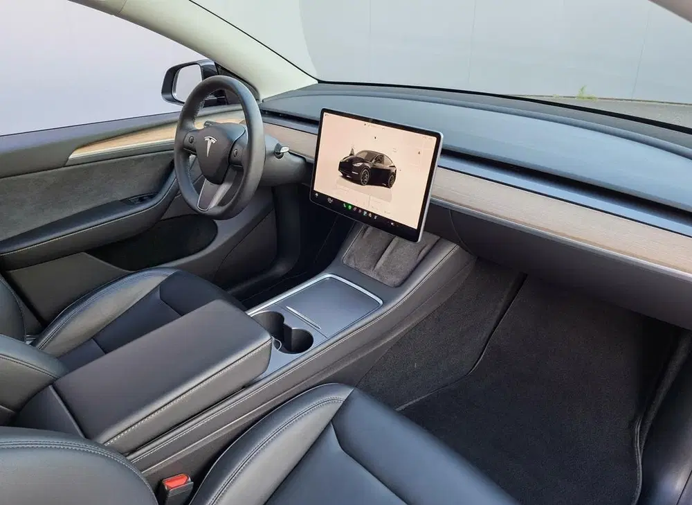 Tesla Model Y Performance AWD 75kWh uit 2022, foto 9