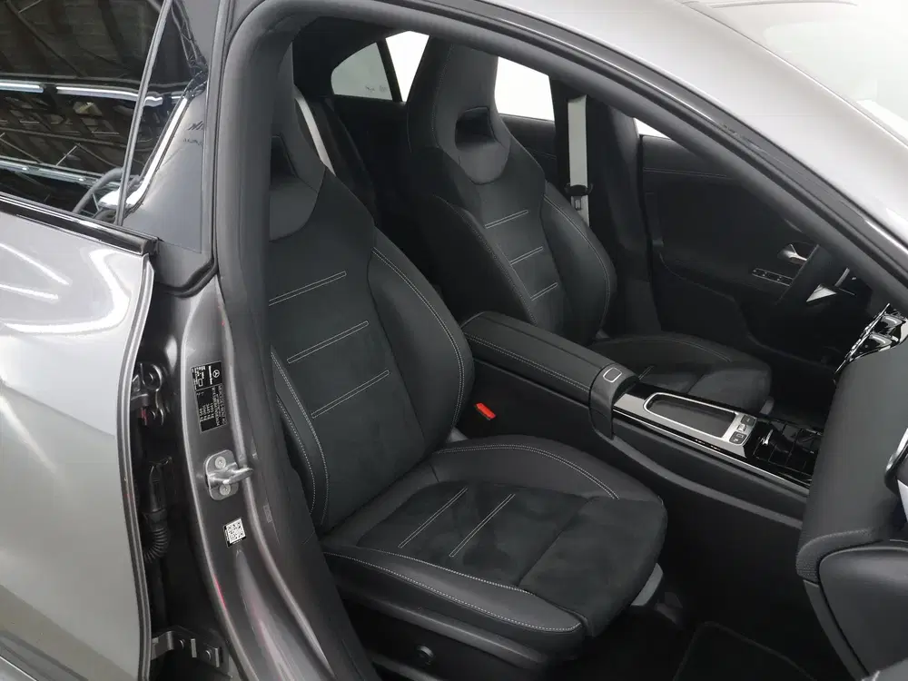 Mercedes-Benz CLA 180 Business Solution AMG uit 2025, foto 10