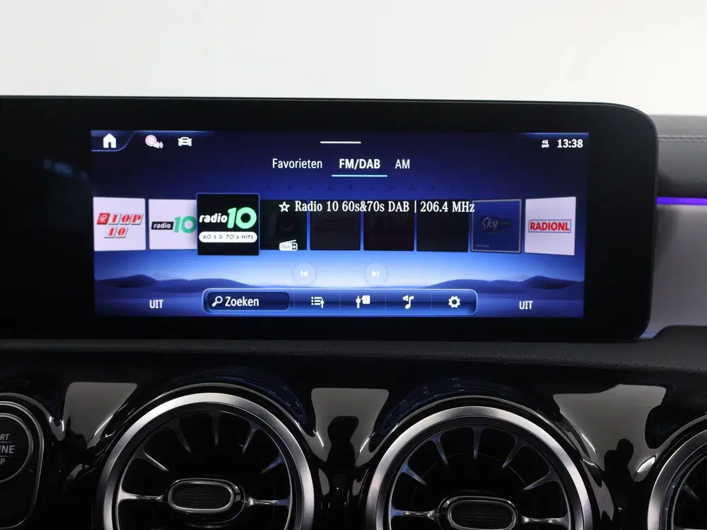 Mercedes-Benz CLA 180 Business Solution AMG uit 2025, foto 15
