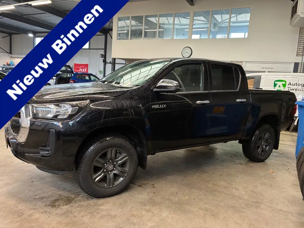 Toyota Hilux 2.4 D-4D Double Cab Challenger Bj 2024 Km uit 2024