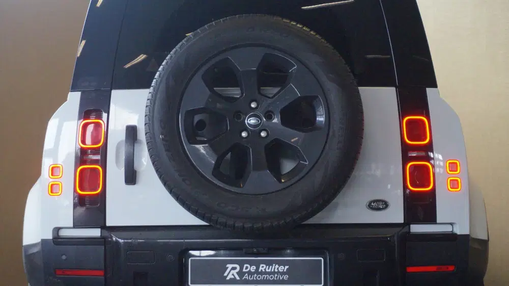 Land Rover Defender 2.0 D240 110 S uit 2021, foto 12