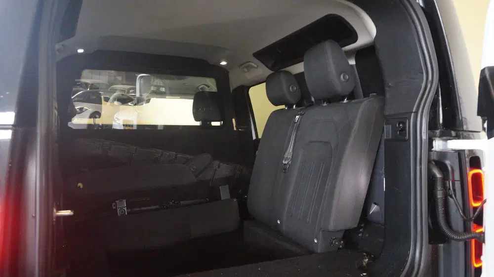 Land Rover Defender 2.0 D240 110 S uit 2021, foto 15