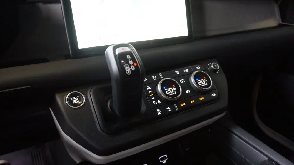 Land Rover Defender 2.0 D240 110 S uit 2021, foto 6