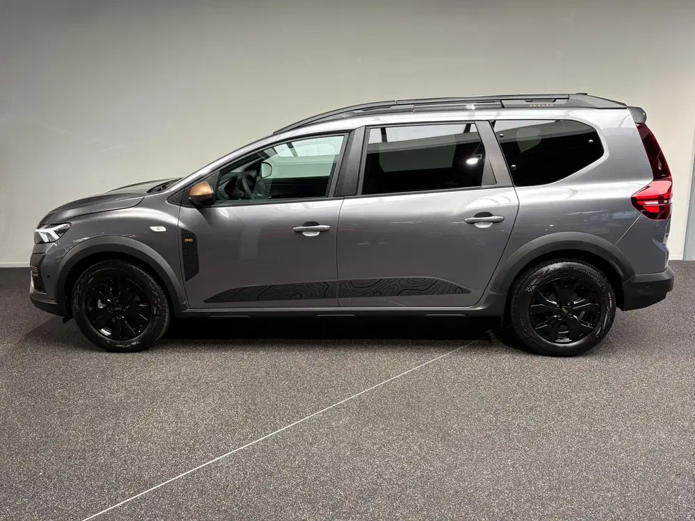 Dacia Jogger 1.6 Hybrid 140 Extreme 7p. uit 2025, foto 13