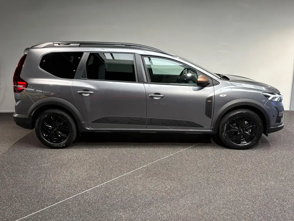 Dacia Jogger 1.6 Hybrid 140 Extreme 7p. uit 2025, foto 14