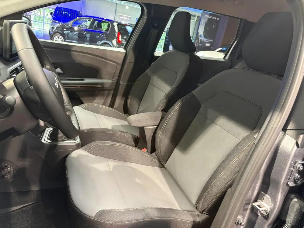 Dacia Jogger 1.6 Hybrid 140 Extreme 7p. uit 2025, foto 5
