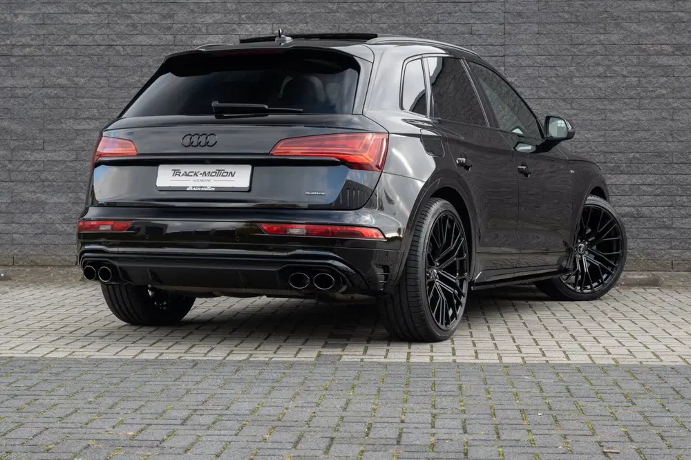 Audi Q5 50 TFSI e S edition Luchtvering Panoramada uit 2021, foto 10