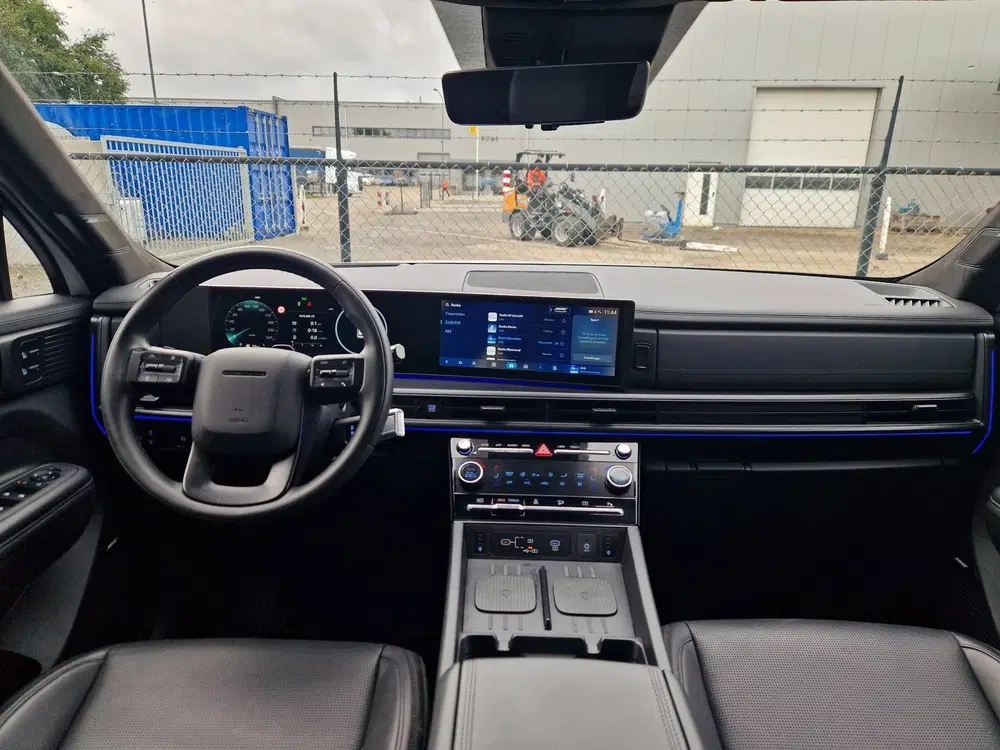 Hyundai SANTA FE 1.6 T-GDI PHEV Black Line 4WD 7p uit 2025, foto 6