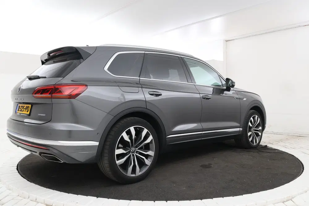 Volkswagen Touareg 3.0 TSi eHybrid 4MOTION Trekhaak uit 2020, foto 2