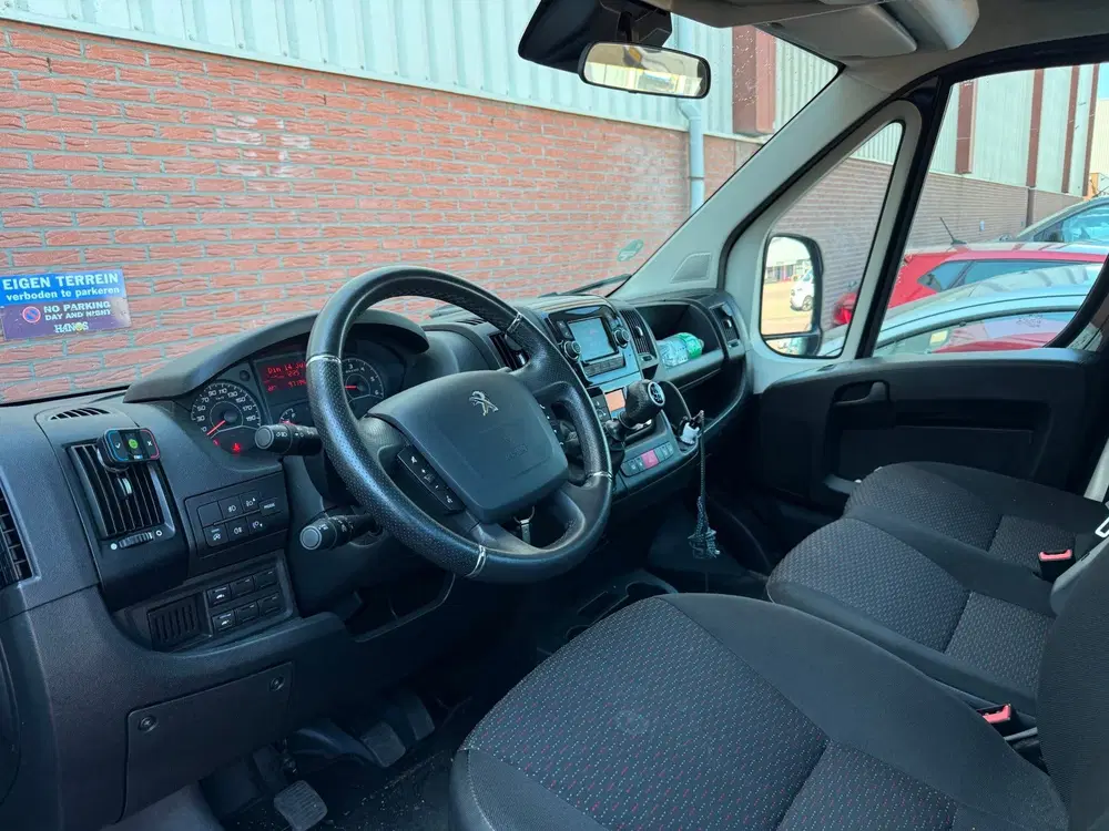 Peugeot Boxer 435 2.2 BlueHDi 165 L4 Pro Zwaar uit 2021, foto 10