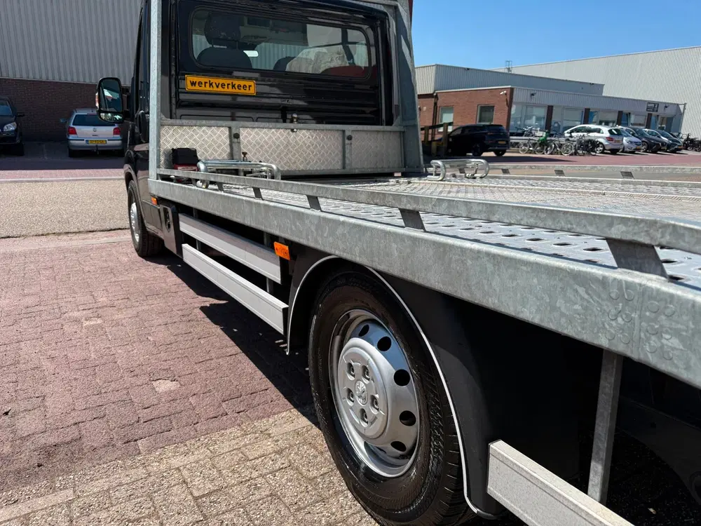 Peugeot Boxer 435 2.2 BlueHDi 165 L4 Pro Zwaar uit 2021, foto 6