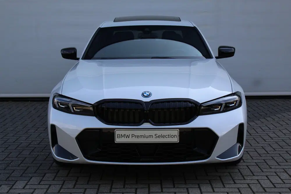BMW 3-serie 330e M Sport Automaat uit 2026, foto 2