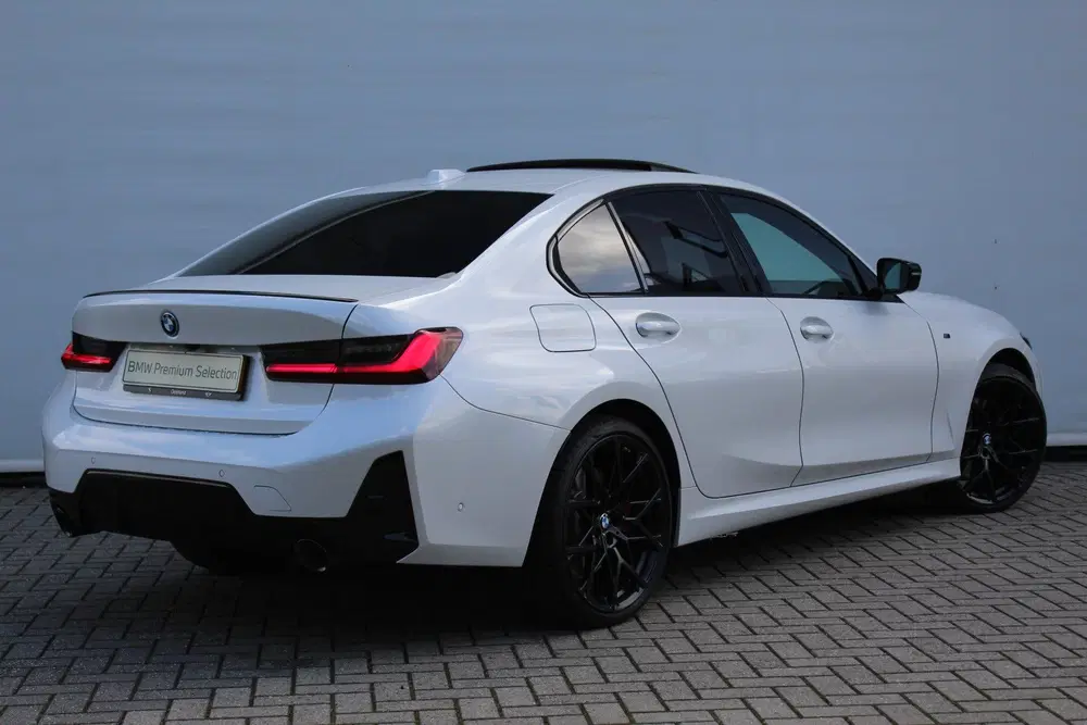 BMW 3-serie 330e M Sport Automaat uit 2026, foto 5
