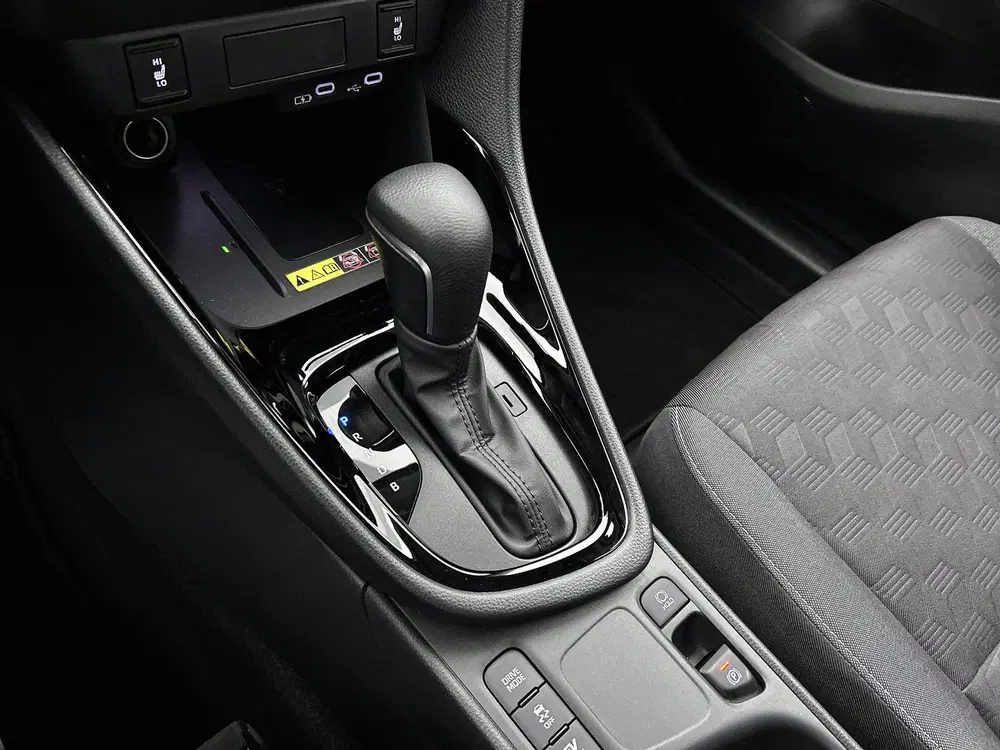 Toyota Yaris 1.5 Hybrid 115 Dynamic Comfort Pack uit 2025, foto 12