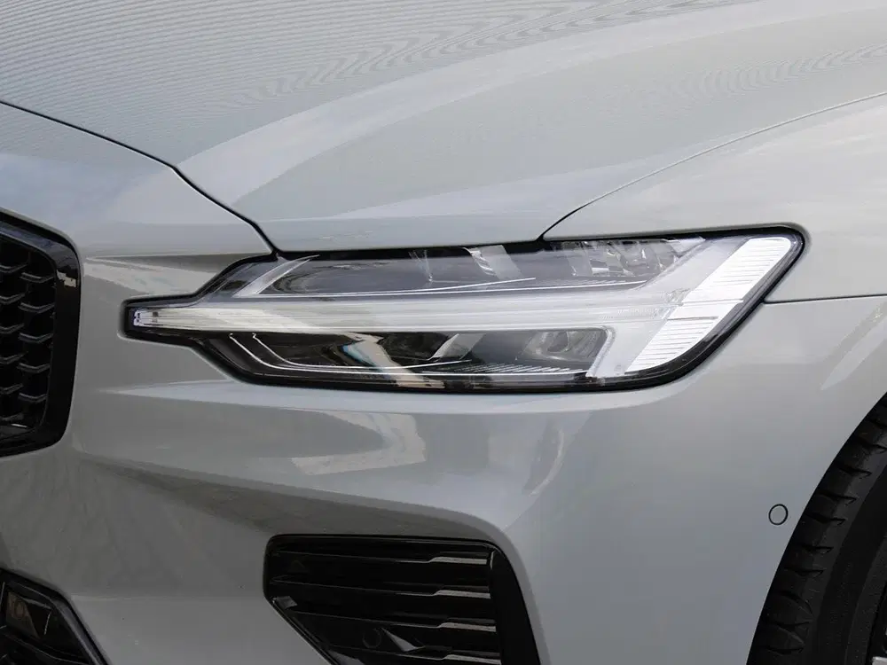 Volvo V60 2.0 T8 Plug-in hybrid AWD Plus Dark Automa uit 2026, foto 5