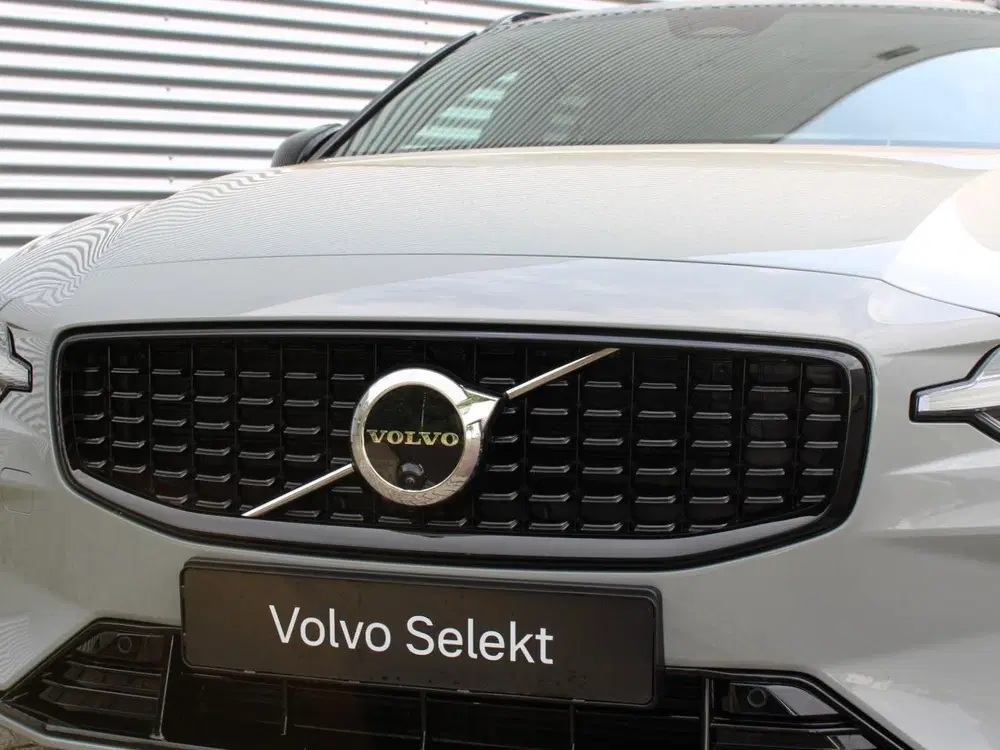 Volvo V60 2.0 T8 Plug-in hybrid AWD Plus Dark Automa uit 2026, foto 6