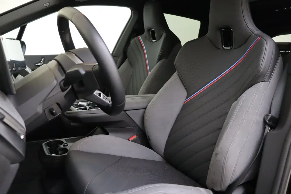 BMW iX xDrive60 112 kWh uit 2025, foto 8